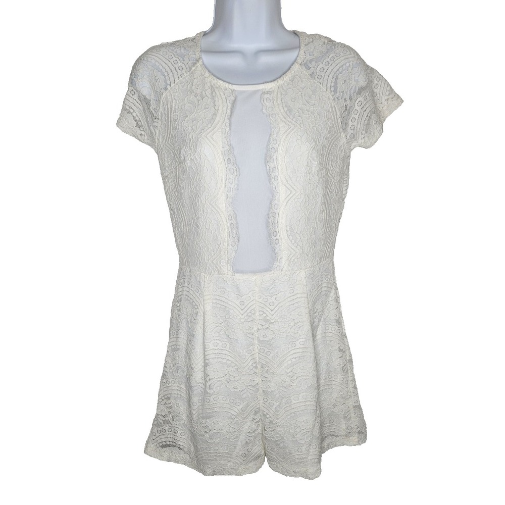 Charlotte Russe Lace Romper M White Ivory Short Sleeve‎ Lined Zip Back Dressy